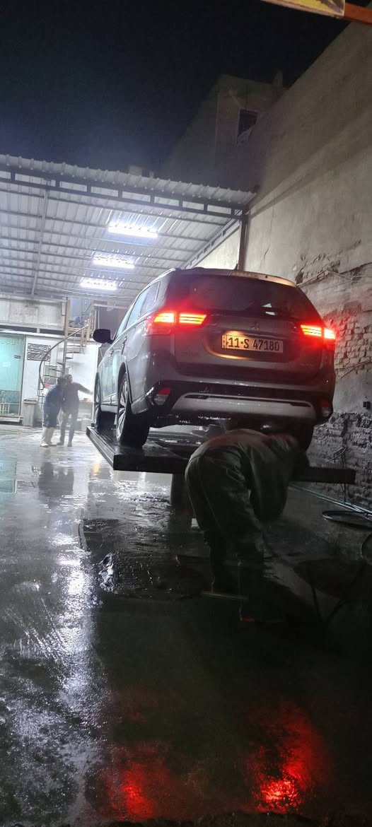 متسيوبوشي اوتلاندر SEL
موديل 2019 يابانية 
وارد أمريكي ...ماشية 120 ميل ... رادار خلفي وجانبي هاندبريك بصمة 🫆هاندبريك اوتوهولد...مرايات شفط .. ابواب بصمة ... تشغيل بصمة ..وضعية قيادة اقتصادي وعادي 
شاشة اعطال...كاميرا خلفية ..محرك 2400
7 راكب .. بانزين عادي أو محسن بدون دوانز .. اقتصادية بصرف البنزين جدا
تدفئة كشنات .. تحكم ستيرن ..كشنات جلد 
گير محرك تبريد ضمان 
صندوك كهربائي شفط وبصمة
حادث دعامية وشوية من الفريم ممه مال راديتر ... ايرباك ستيرن فقط وراجع سستم
سيارة بدون صبغ 
سعرها 150 ورقة
عنوان شهداء البياع 
واتسب 
***********
