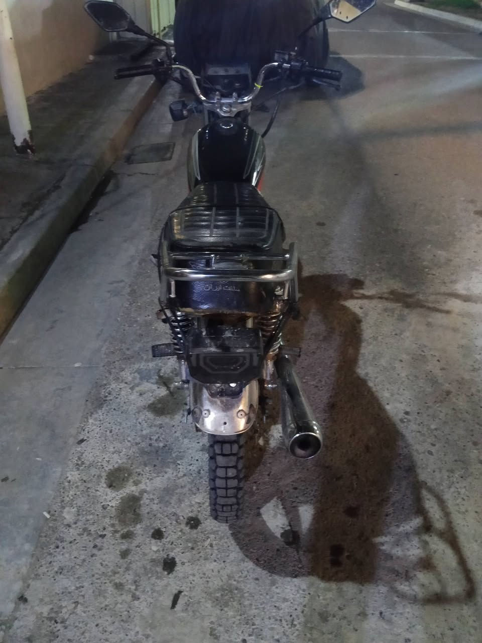 سلام عليكم دراجة للبيع 5كير كلهة شغالة سلف كهربايات لانضوح لا تبخير محرك مكفول شلعة ومعدل ودبلات كلة شغال دراجة صور ضالمتهة تجي شوف بعينك مكاني غزاليه متواجد واتساب سعر 350


**إذا كنت صاحب هذا الإعلان وتريد حذفه لأي سبب، رجاءا أرسل رسالة إلى الدعم الفني**