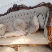 قنفتين كبار • ٤ كراسي • طبلة وسط كبيرة