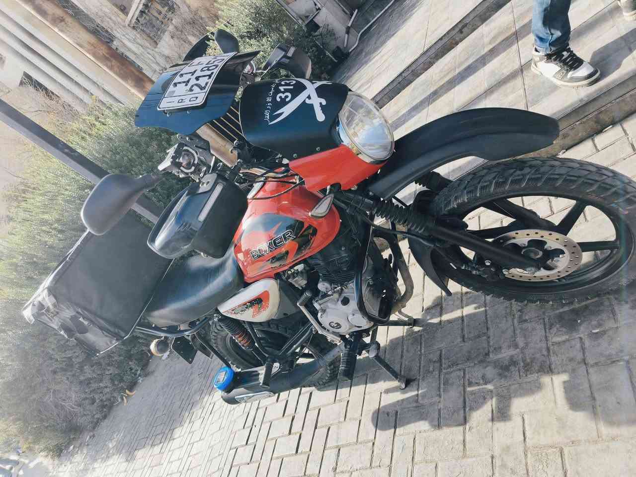 بوكسر مرقم بغداد تحويل ثاني يوم
ماشيه ١٠,٠٠٠
السعر ٢٠٠٠,٥٠٠ مليونين ونص 
ماكاني بغداد البياع حي الاعلام 
***********
