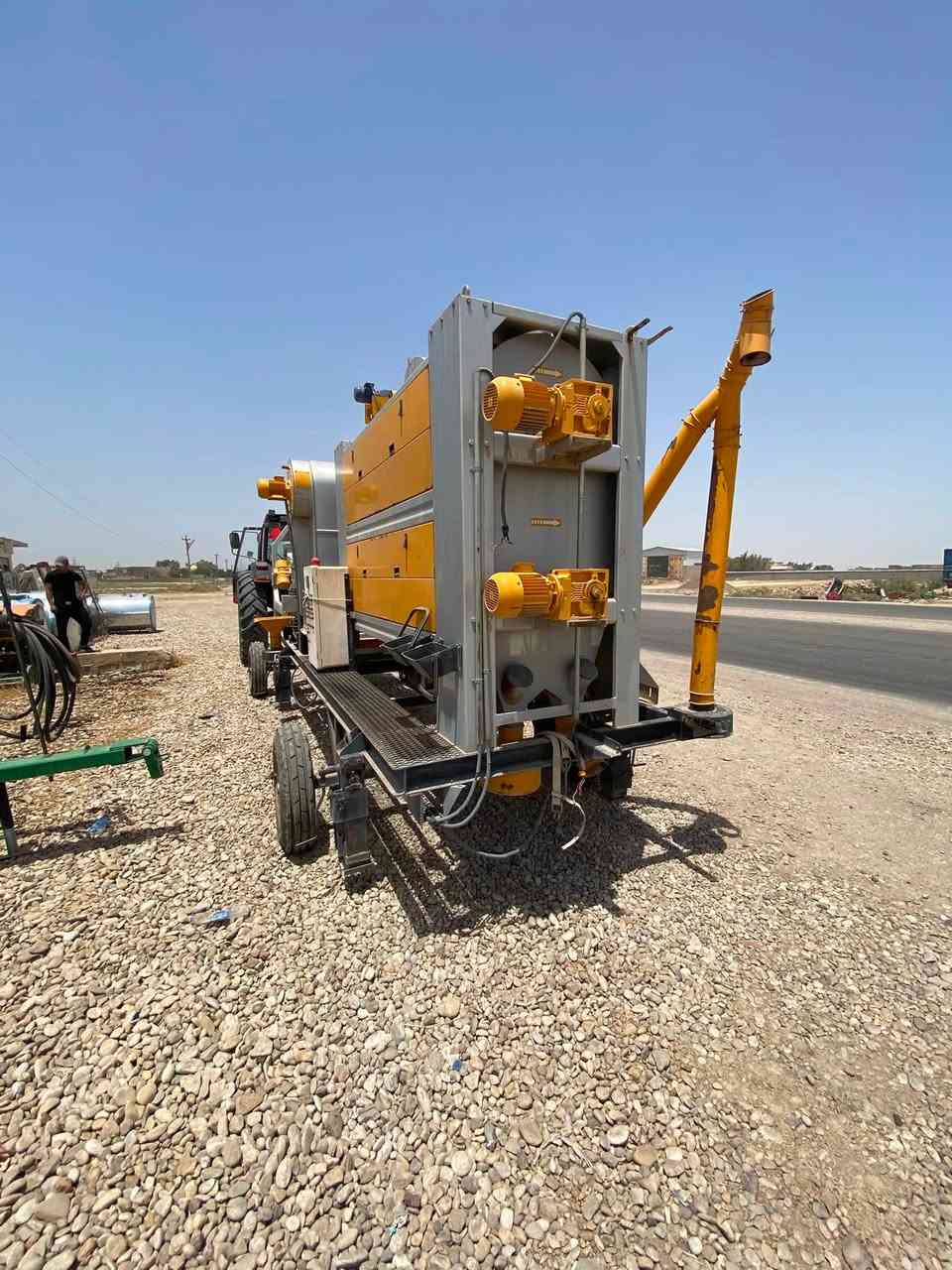 معمل تنقية  متنقل نوع  تركي نضيف كلش 5 طن بالساعة
عنوان اربيل طريق موصل قرب كانى قرزاله
***********
