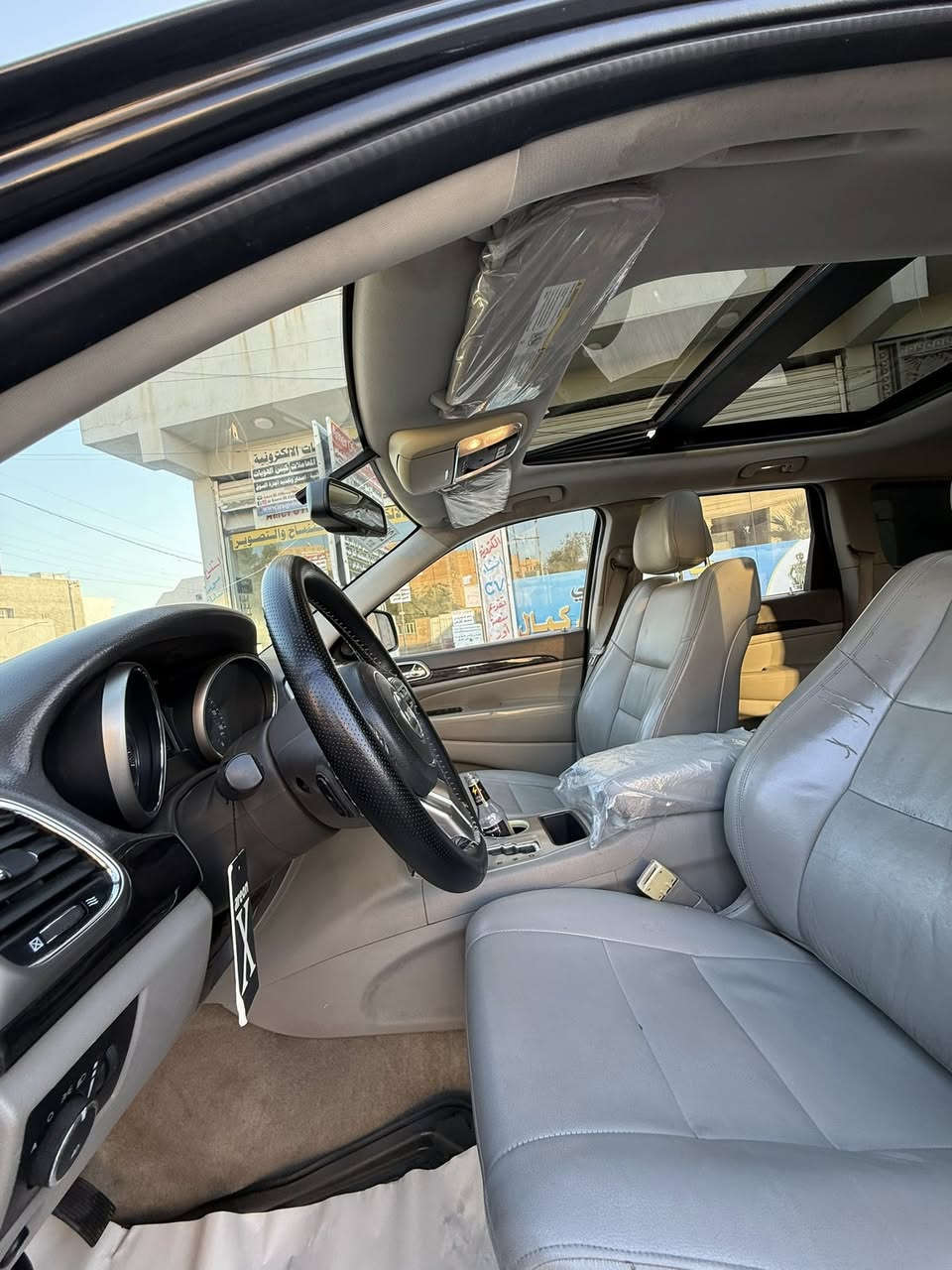 البيع جيب موديل 2011 لمتد فول فول سعر مناسب 162$ بنورما كشن جلد دمام سياره بي خشم بونيد صبغ بدون اي دواخل و بي مكان شبر كارت رقم جديد محرك 6 سلندر مكاني كركوك ***********/////***********
