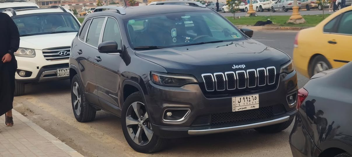 سلام عليكم
للبيع فقط …

جيب شيروكي بزون موديل2019 وارد امريكي ضربتها بنيد وشويه بي الجاملغ حدثها جدن خفيف ايرباك برده طاك ومرجع سستم كامل رقم بغداد  فول مواصفات  ماعده الفتحه  بصمه  حساسات امامي خلفي لادار  تريل هوك

‏‎ دفع رباعي 4×4 مكينه  6 سلندر 3.2المرغوب
‏‎مواصفات السيارة
‏‎تشغيل عن بعد
‏‎بصمة سايد بريك 
‏‎كشن كهربائي  الامامي تدفئه +تبريد الخلفي تدفئه
‏‎دفع رباعي 
‏‎4 انظمة قياده
لادار
تحديد مسار 
تريل هوك
اوتو بارك
‏‎نظام اطفاء المحرك الذاتي اثناء التوقف
‏‎اشاير جانبيه
شاشه كبيره
‏‎شاشة عطلات
‏‎شاشة ثانية لمس كمبيوتر السيارة 
‏‎تبريد قطعتين
‏‎كامره دواره
‏‎سبع وسائد هوائيه
‏‎انارة ترحيب
‏‎لايت زينون
‏‎بلوتوث
‏‎مثبت سرعة
‏‎مانع انزلاق 
‏‎وبعد كومه مواصفات 
السعر 140 وبيها مجال بسيط مكاني كربلاء ***********
