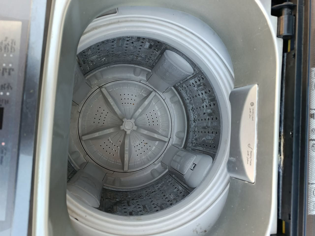 غسالة أوتوماتيك للبيع 
بلاش
غسالة أوتوماتيك حجم ١٢ كيلو عالبلاد كارت بلادي ماطور بلادي كيربوكس
 بلادي و ضمان سنة نوع كرافت بسعر
١٣٠
بيها ذاكرة و حماية للاطفال 
توصيل مجانا داخل بغداد 
لون سلفر فضي 
بغداد دورة المهدية الاولى عبدالعزيز للغسالات


**إذا كنت صاحب هذا الإعلان وتريد حذفه لأي سبب، رجاءا أرسل رسالة إلى الدعم الفني**