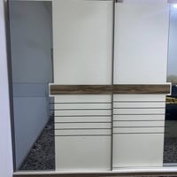 ميز تواليت • مراية كبيرة • ٢ كومود