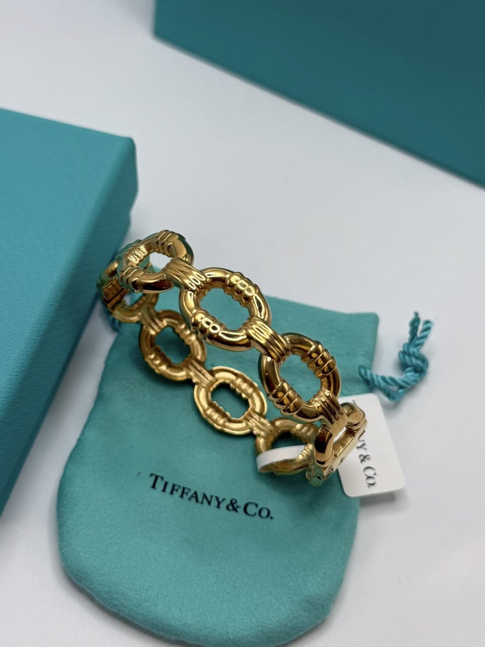 سوار ماركة tiffany امزون مختوم 18k
يوجد توصيل كافة محافظات العراق


**إذا كنت صاحب هذا الإعلان وتريد حذفه لأي سبب، رجاءا أرسل رسالة إلى الدعم الفني**