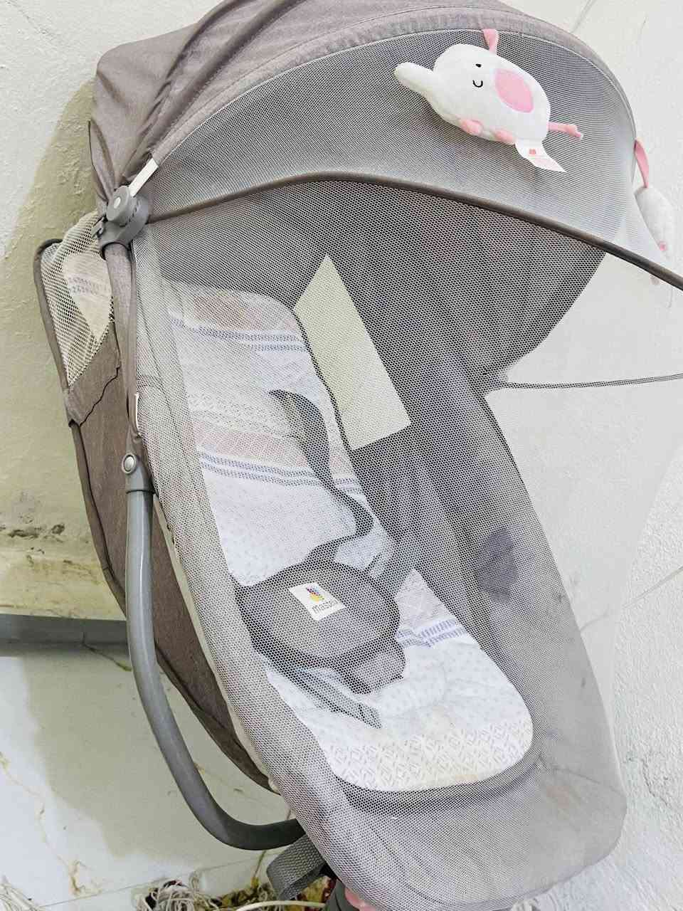 كرسي اطفال هزاز 
خمس سرعات ويربط بلوتوث ويشغل موسيقى 
يربط عالكهرباء وبي مكان باتريات 
نظيف استخدام قليل 
السعر ٤٠
المكان الشعب حي البساتين شارع التكاتك


**إذا كنت صاحب هذا الإعلان وتريد حذفه لأي سبب، رجاءا أرسل رسالة إلى الدعم الفني**