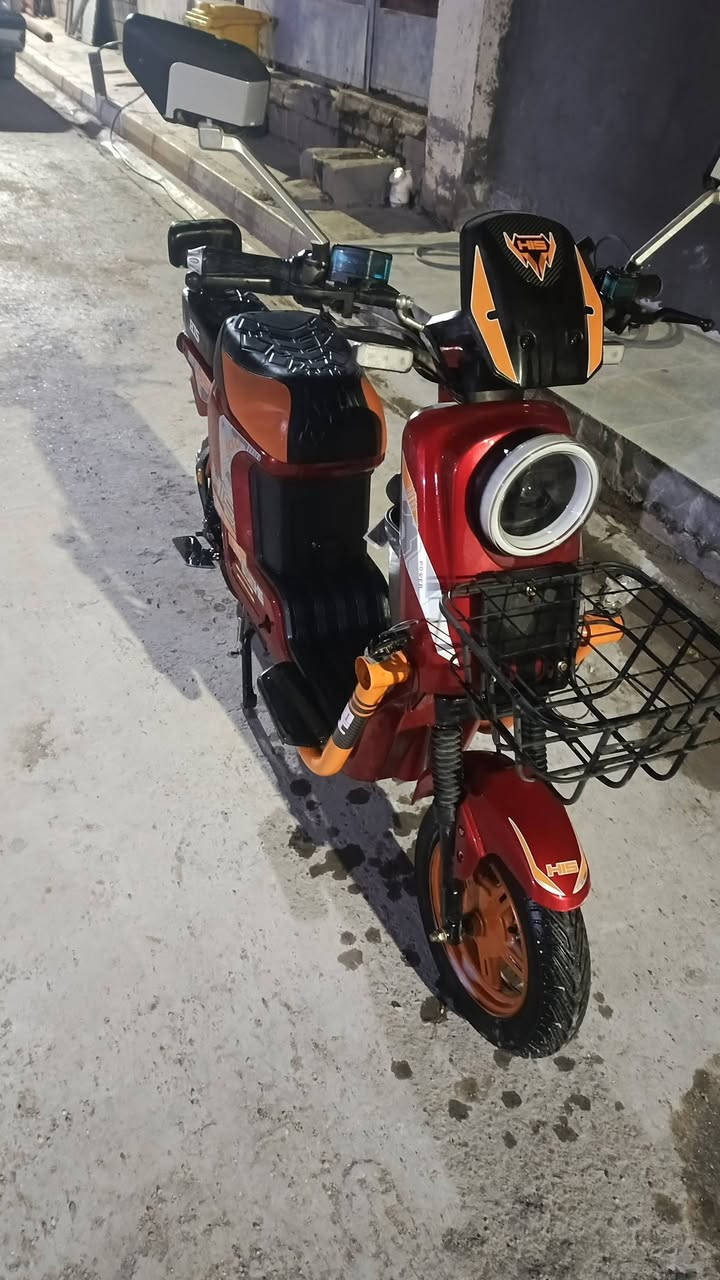 سلام عليكم دراجه شحن x900دراجه جديده صار شهرين من نازله من لمعرض بطاريات كبار جدد ودراجه شخط مابيهه وسعر 450وبيهه مجال قليل بيع مستعجل تصل وتدلل ***********
