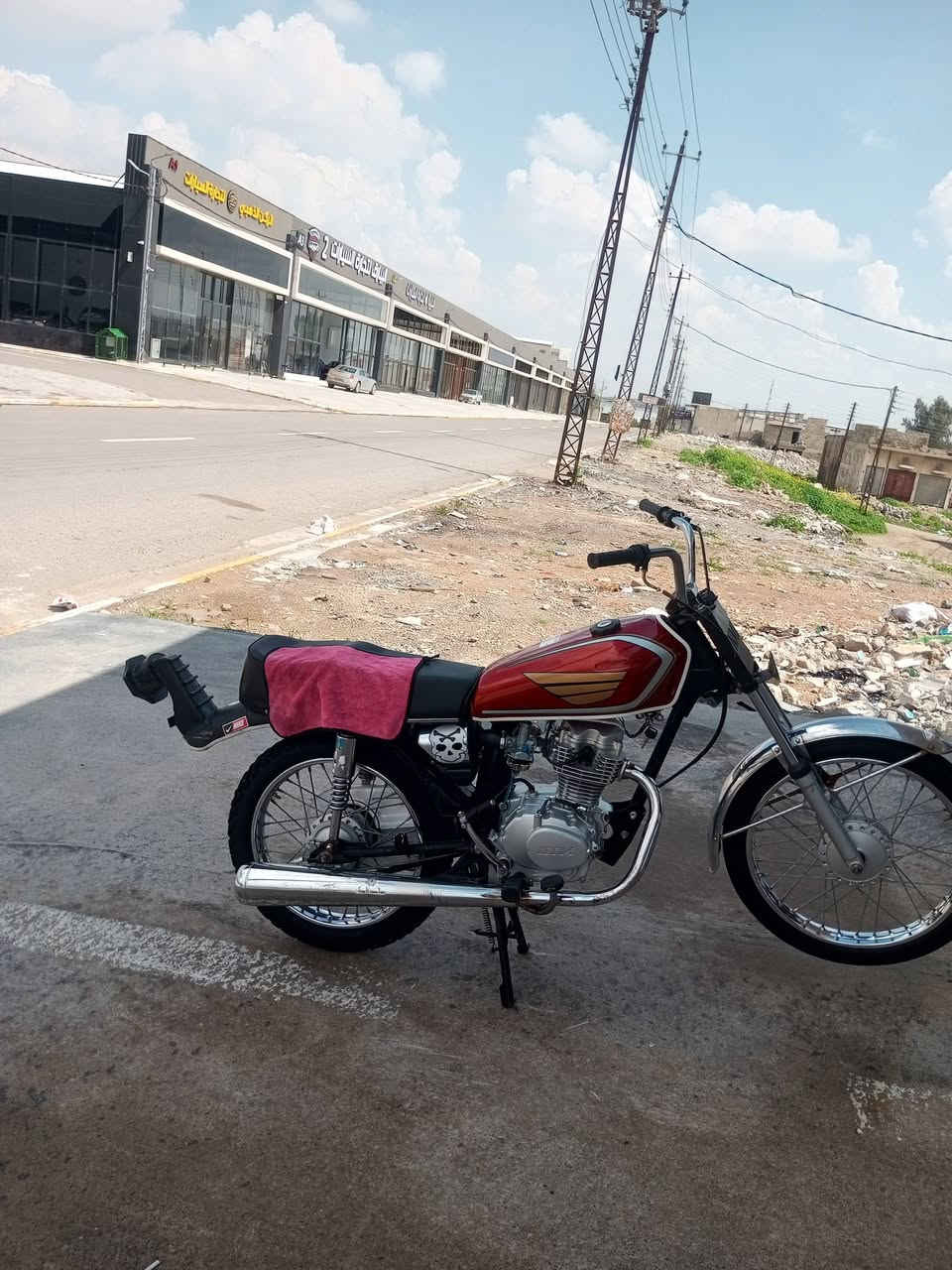 السلام عليكم 
نامه شلامجه شرط تحريكه معدل نار دراجه كامله ما تصرف عليه شي كامل من التايه إلى التايه دراجه متعوب عليه حيللل مكاني موصل حي البكر السعر 500 وبي مجال للطيبين شراي اتصل *********** بي واتساب خاص مفتوح
