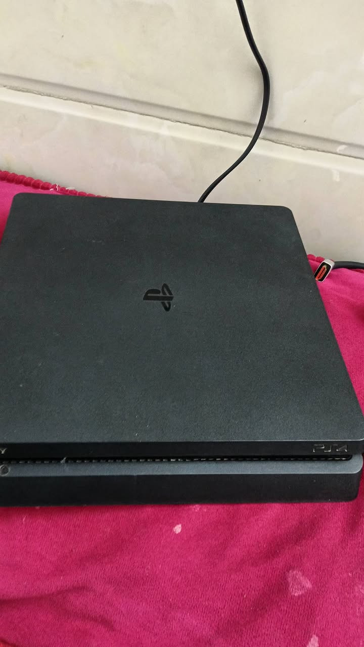 السلام عليكم شباب هذا عندي بلي 4 للبيع أسلم اون لاين يصير تنزل بي الاعاب اخوان البلي جديد استعمال قليل بي بيس 2025 تعليق عربي وبي لعبه سياراتت
وجستكات 2 وشرط يجي وياء كارتونه 
البلي نضيف بشوفت عينك اسخدام شخصي الجهاز لوك ما مفتوح وكل هذا 225 تعال خاص وتدلل مكاني


**إذا كنت صاحب هذا الإعلان وتريد حذفه لأي سبب، رجاءا أرسل رسالة إلى الدعم الفني**