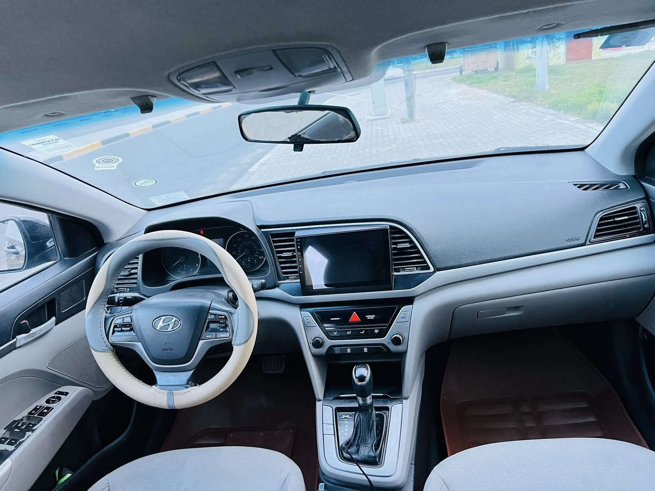 النتره 17 رقم بصره تحويل ثاني يوم سنويه ل30 

مكينه 2000 كير AT حداده جديده تخم تاير جاهزه من كلشي 
السياره ليبل واحد بدون اي تبديل فقط باب السايق تصليح  نفسه ومصبوغ وباب العبري كلير من امريكه  وفحصهه ناشره 

ملاحضه( قبق الدوسه اليمنه مبدله فقط الكفر ) ومعروفه الدوسه ما محسوبه ). المكان البصره القبله ‬

‭0773 860 0987‬           السعر 110
