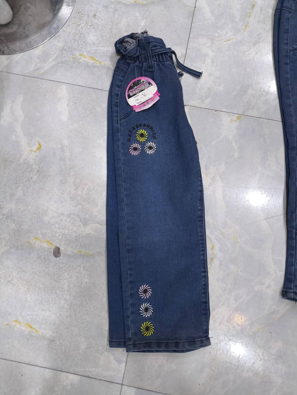 بنطلون بناتي السعر 5000//العنوان بابل الحمزة الغربي قرب باب الأمام القبلة مقابيل أهل السجاد شارع الأعشاب


**إذا كنت صاحب هذا الإعلان وتريد حذفه لأي سبب، رجاءا أرسل رسالة إلى الدعم الفني**