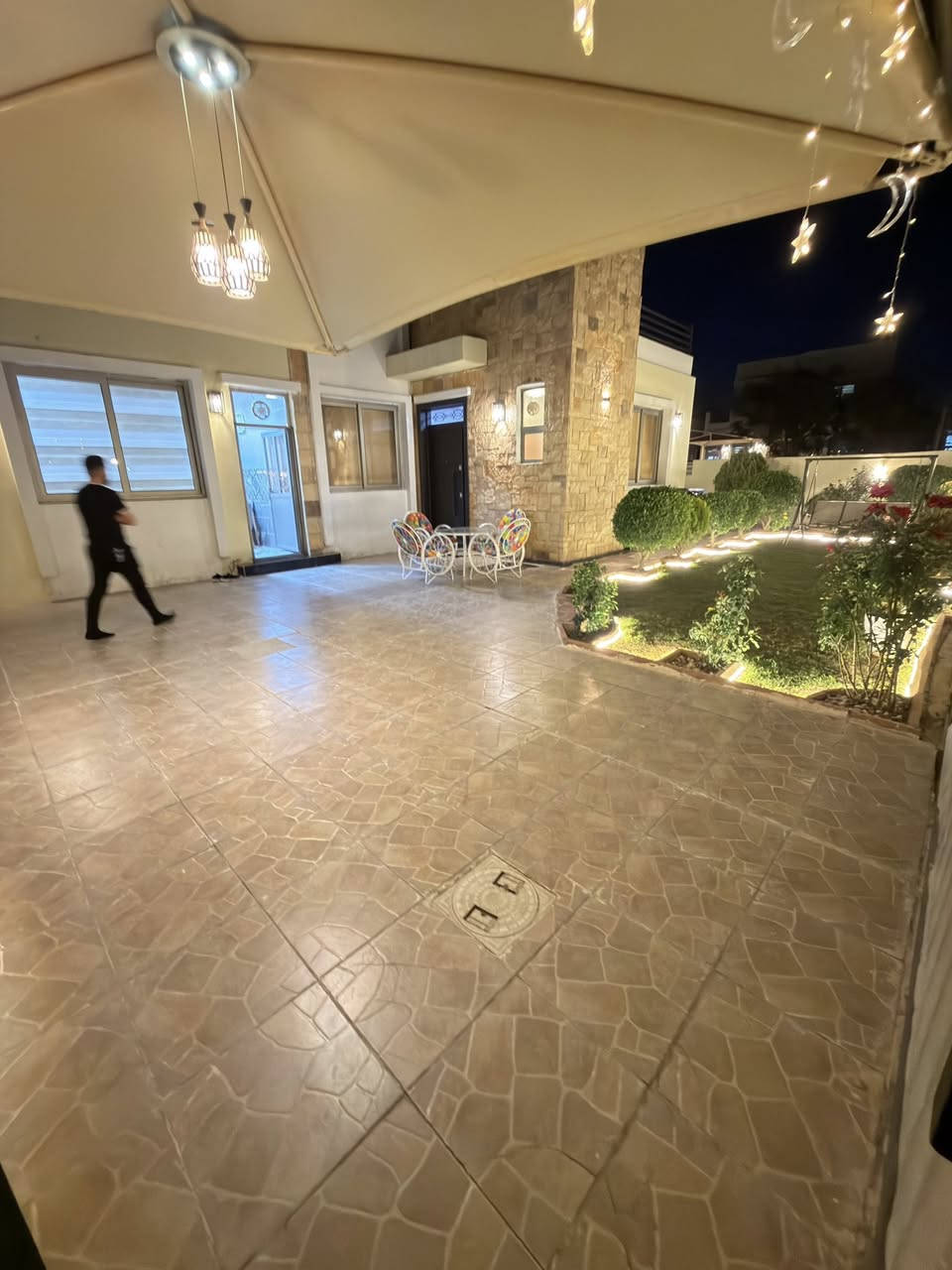 بسم الله الرحمن الرحيم دار للبيع في مجمع بيتي
دار للبيع في مجمع بيتي السكني تكريت

المساحة 300 متر ركن وعلى حديقة 

الدار مسدد كامل حرر تحويل مباشر

يتكون الدار من 

4 غرف نوم 🛌 غرفة سويت + مخزن 

يتكون من اربع مجاميع صحية

ومناور

واستقبال ومطبخ وصالة

وحديقة وكراج

الدار مرتب نضيف جدا

ويا الدار سبالت عدد 5 كاونترات سنگ ويا الدار

التواصل معا صاحب الدار مباشر 

***********
