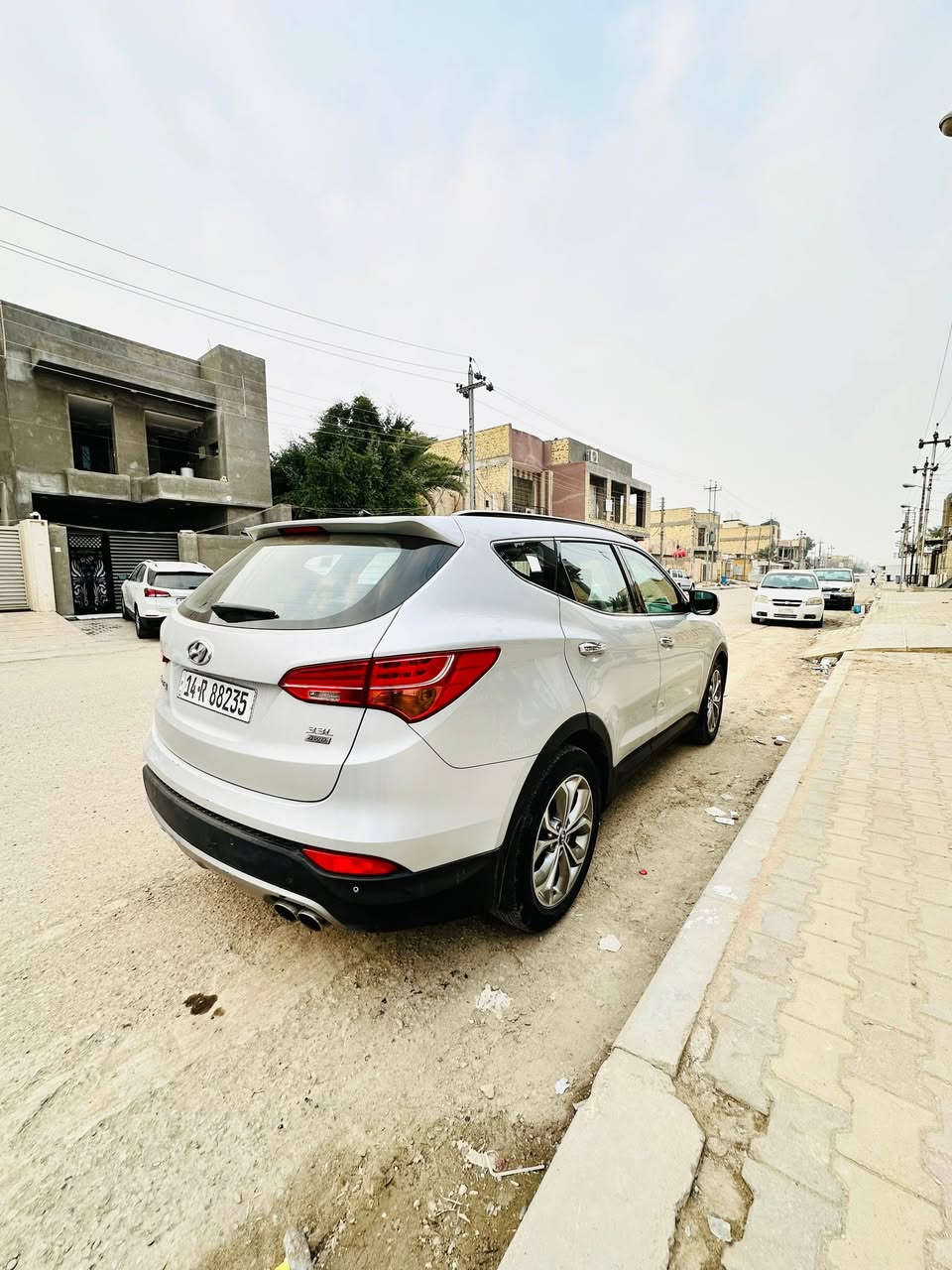 السلام عليكم هوندلي سنتافيه 14 خليجي 
6 سلندر 
فور ويل 
السيارة فول عدا البصمه 
بيها تبديل جاملغ وصبغ ربع من البنيد 
السيارة باسمي
مكينة گير كفالة 
السعر 163 وبيها مجال 
الإستفسار ***********
