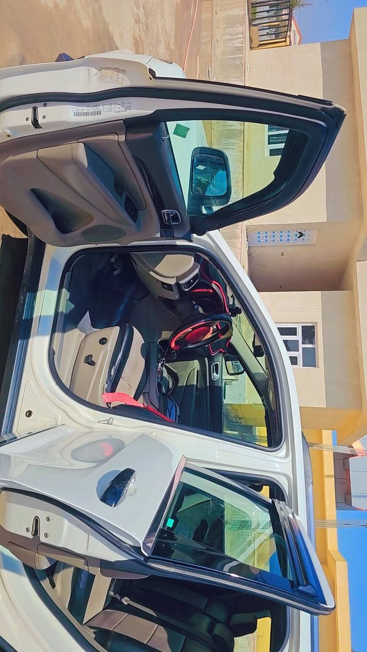 سلام عليكم جيب لاريدو وارد امريكي موديل ٢٠١٣الظرر تلث قطع جامرلغين وبنيد الظربه بجم كير ومحرك شديتهن جدد صدر جديد تايرات اماميه جدد الداخل مثل ماموظح بالفيديو رقم بابل بسمي مكان السياره ديالى نقص تبريد وفيتبم ظعيف لمحرك سته سلندر تو ويل  ***********
