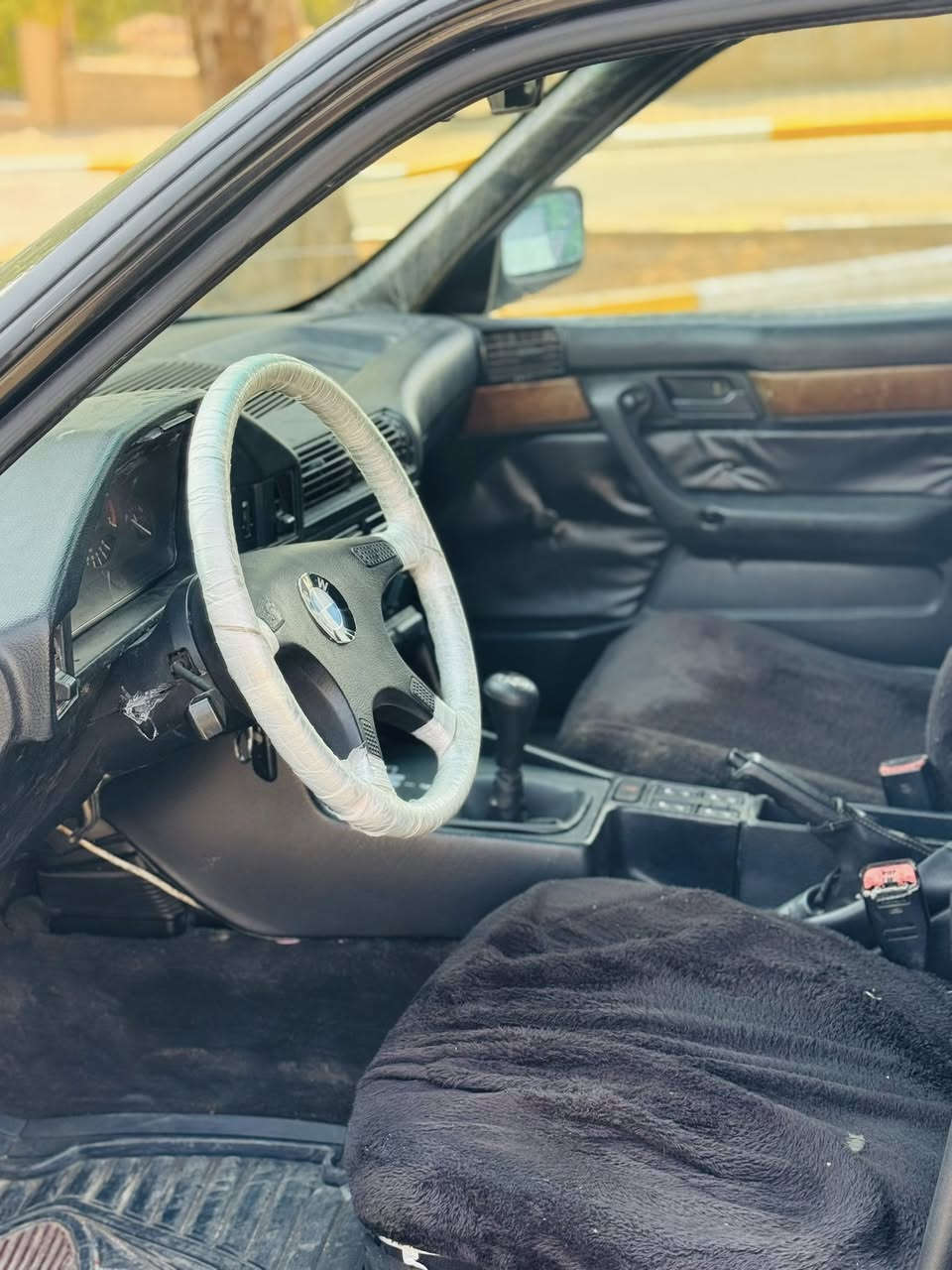 سةرتا بة ناوى خوا 🖤✨
 ماشاالله تبارك الله لةمالى هـةموولايةك: بيئيم/موديل:1990كراوةتة1993 :ئارم پلاستيك سليمانى ئارم و ئةوةليات بةشةرت/ مةكينة:520/ كيرعادى /گير و مةكينه بةشةرت/موس و براوه بةشةرت/ جامرغى لاى سةياقى ليدانى هةية خةفيفه باقى بةشةرت/ سةيارةكة مالى دؤسته شتيكى هةتابليت ريك و پيكة/ قوتةكةى خوشى هةيه /بؤزانيارى زياترنامة بنيرن يان ژ.م :*********** ڤايبةر و واتس ئاپيشى لةسةره :لةخزمةتان دام.
