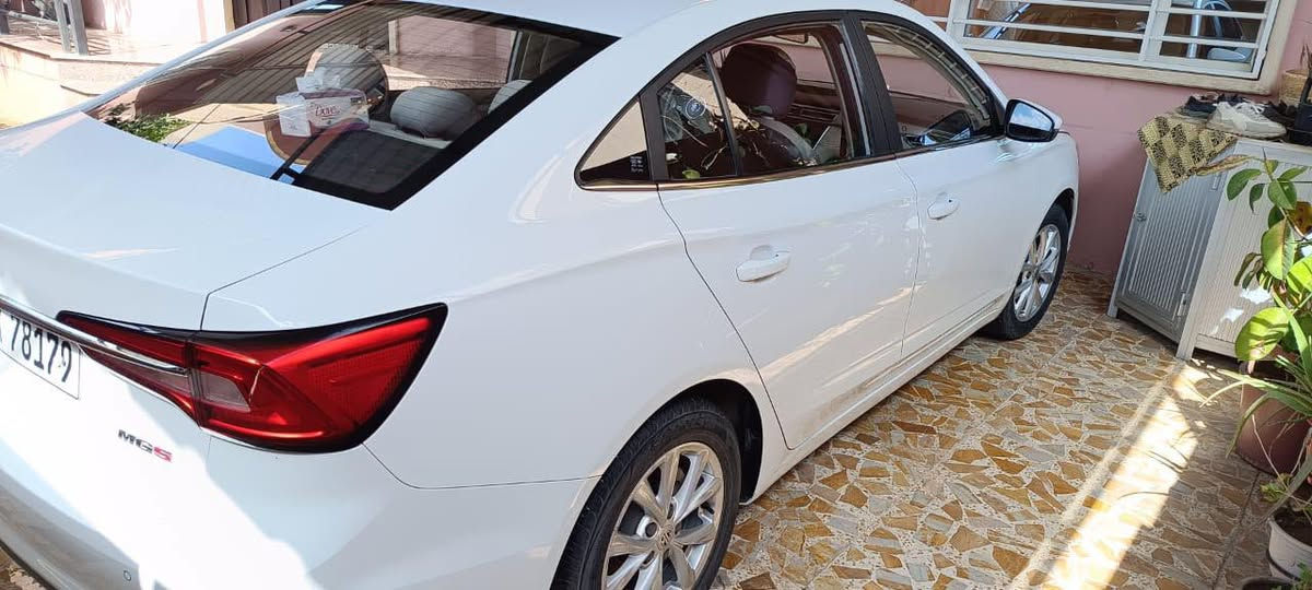 ام جي
موديل 2023
مكفولة ضرر  فقط بيه شبر صبغ بل دوسه 
ماشيه60 
هزة وسنوية جاهزة شرط تحويل 
كير ومحرك بشرط 
السيارة جديده على وضع الشركة 
مواصفات 
كير توماتيك 
شاشة +كامره
جامات كهرب 
ويل كب
تحكمات ستيرن
باقي مواصفات معروفة 
مكان السيارة موصل حي العربي 
السعر 98
للاستفسار اتصل على رقم ***********3
