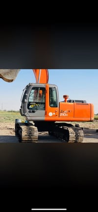 حفارة 210H • موديل 2006 • واسط