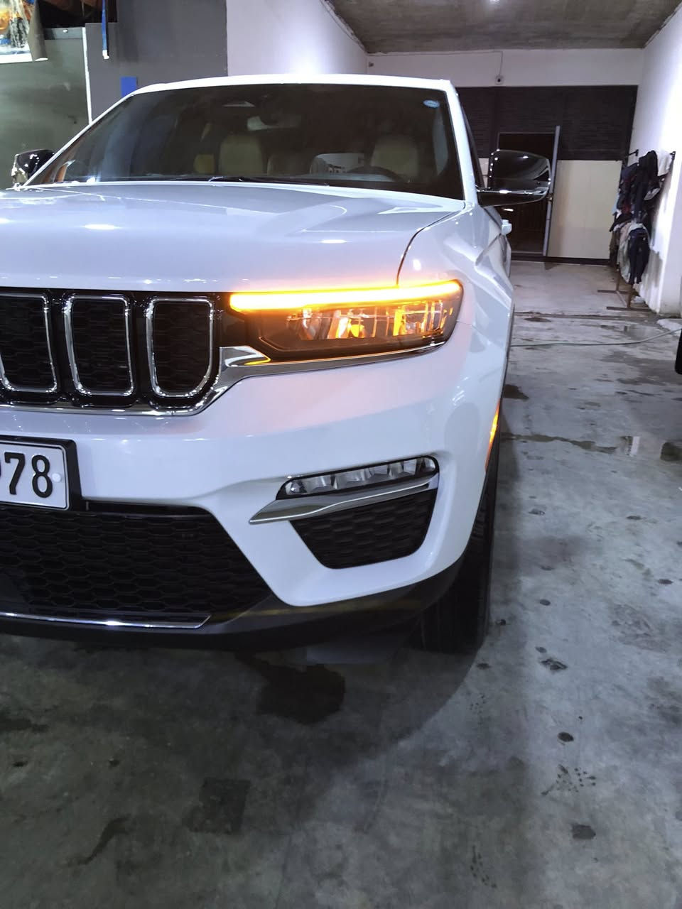 جيب ٢٠٢٣ لمتدد فول بانوراما خمسه راكب
مواصفات فول داخل بيجي 
ماشي ٢٥٠٠٠ ميل 
فحص رقم كله جديد
موافقه جام تضليل مرور 
صبغ قطعتين و شبر بدو دواخل رقم شاصي موجود 
سعر ٣٣٢ مجال 
عنوان سليمانيه 
رقم ***********
بدون مراوس
