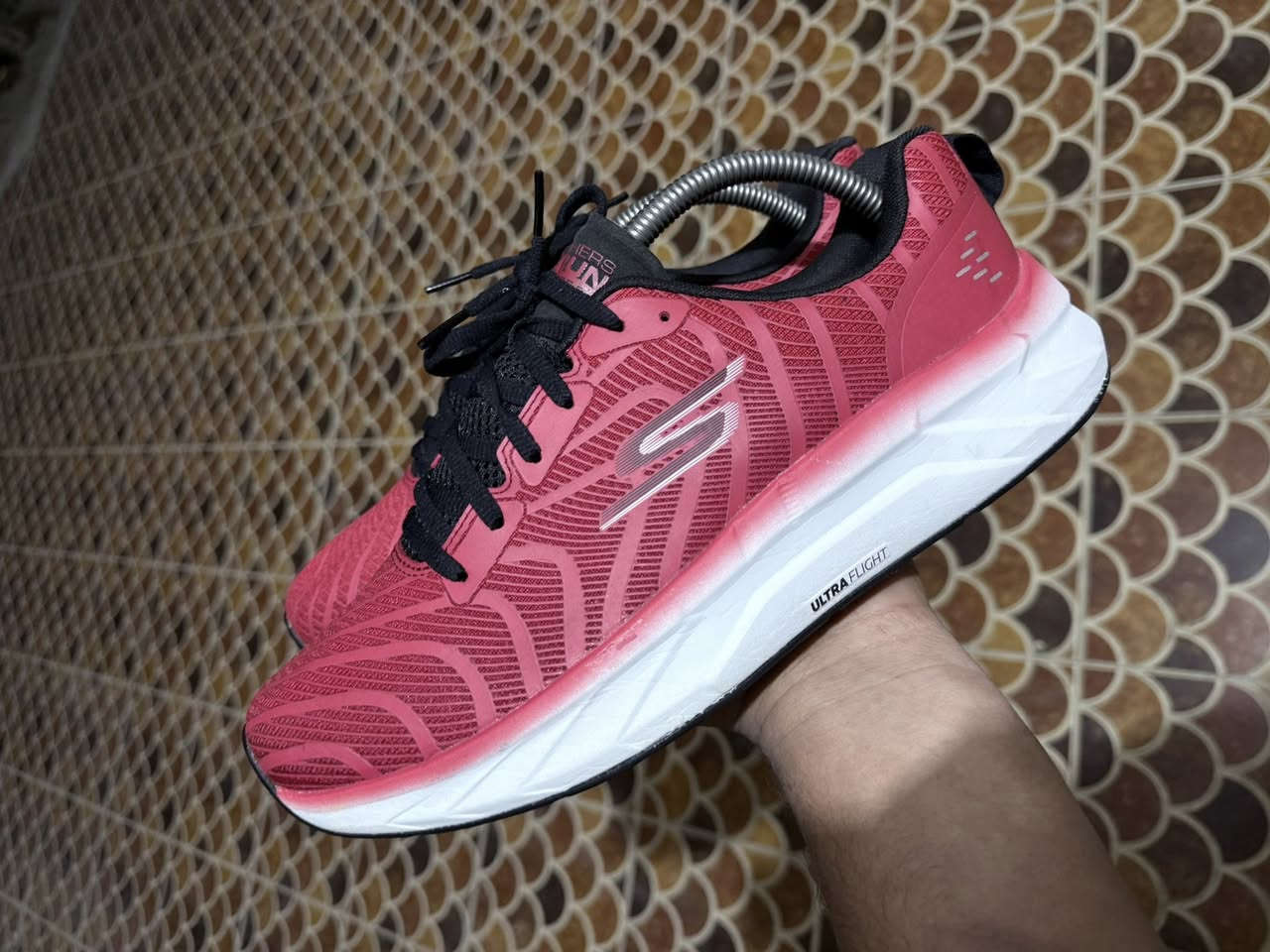 سكجرز
قياس 44
طول القدم 28 ونص
سعره 45 
يوجد توصيل


**إذا كنت صاحب هذا الإعلان وتريد حذفه لأي سبب، رجاءا أرسل رسالة إلى الدعم الفني**