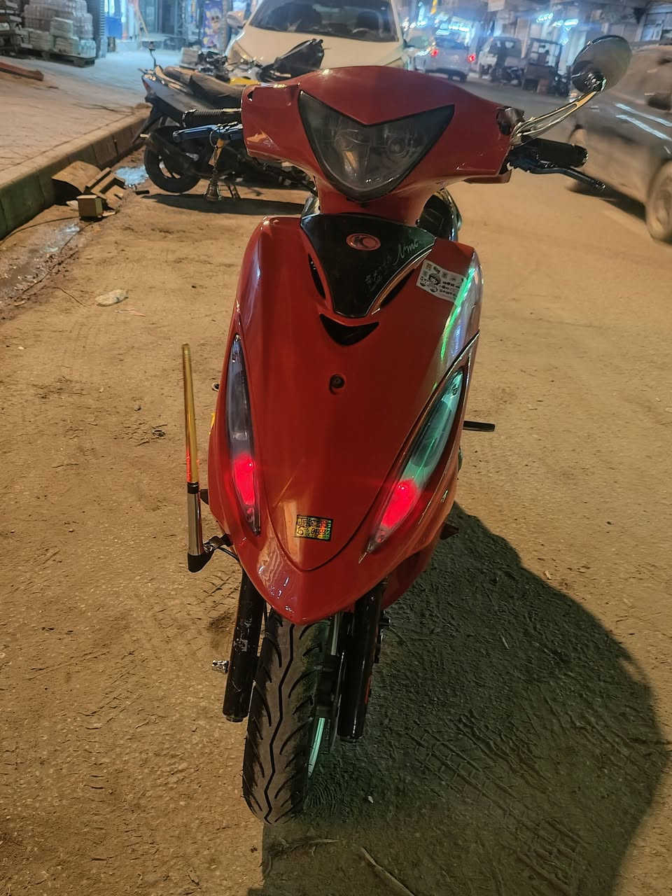 سلام عليكم كامكو G4  للبيع المكينه ما مفتوح بيها برغي الدراجه خرسه شلعه معدل أشك الكاع هورن باتري تاير جديد اترايك كربله نكرا سلف السعر 750 او بيها مجال للطيبين الرقم *********** واتساب (للملاحظه الدراجه اريد ابيعها مو امتعبتنه لان مامعتازه اطلع بيها قليل)  المكان نجف البراكيه شارع المطار  او اني خادم
