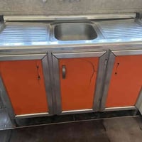 غراض مستعملة للبيع  كاونتر وسنك وملحق نضيفات بس السنك يرادله ابواب ب14...