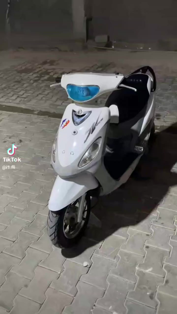 السلام عليكم
ماكس منغولي للبيع 
مفتوحه مبدل ولف بيها 
ولنضافه جدام عينك 
تايرات جدد كهربائيات 
السعر ٨٠٠ وبيها مجال 
الي ما يعجبه المنشور خلي يعبر 
مكان البصره القرنه 
***********
