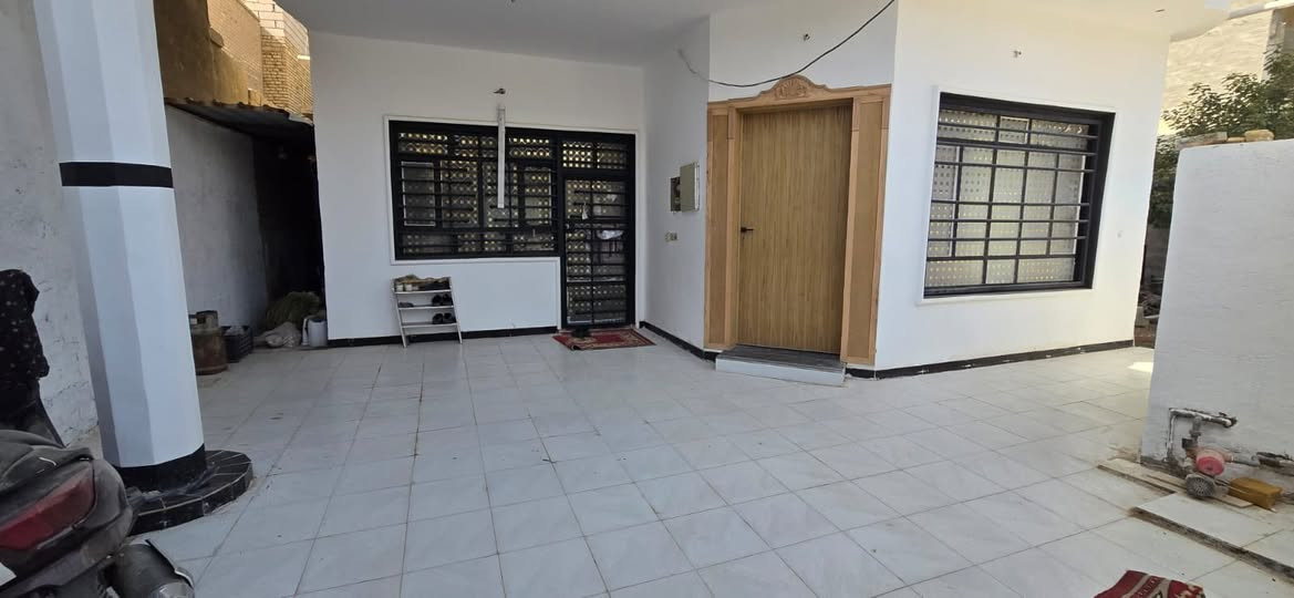 السلام عليكم
بيت طابو صرف مساحه الكليه ٣٢٥ مساحه البناء ٢٠٠  موقع تجاري حي الامام مقابيل سكلة عباس البوشي قرب لامام

 البيت متكون 

 استقبال 9/4500

مطبخ 6/3500

صاله 7/310

غرف عدد ٢ 

قياس 4/5

ومجمع صحيات داخلي وخارجي 

الطابق الثاني اسويت درج خارجي 

مكون من غرفتين وصاله ومطبخ ومجمع صحيات 

حديقه ١٢٥ على طول البناء

____________________________________

الاستفسار اكثر الاتصال او مراجعه عقارات العويسي للبيع والشراء  عنوان المكتب🏡

(شارع البطاوي قرب عارضه المزاد )

***********📲

***********📲
