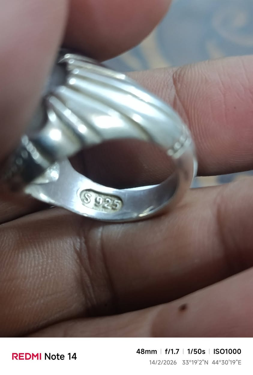 در النجف مخطوط سوره الواقعه
صياغه البحرين   ثقيله حجم الحجر وسط 
قياس 22
***********
الامين الثانيه
