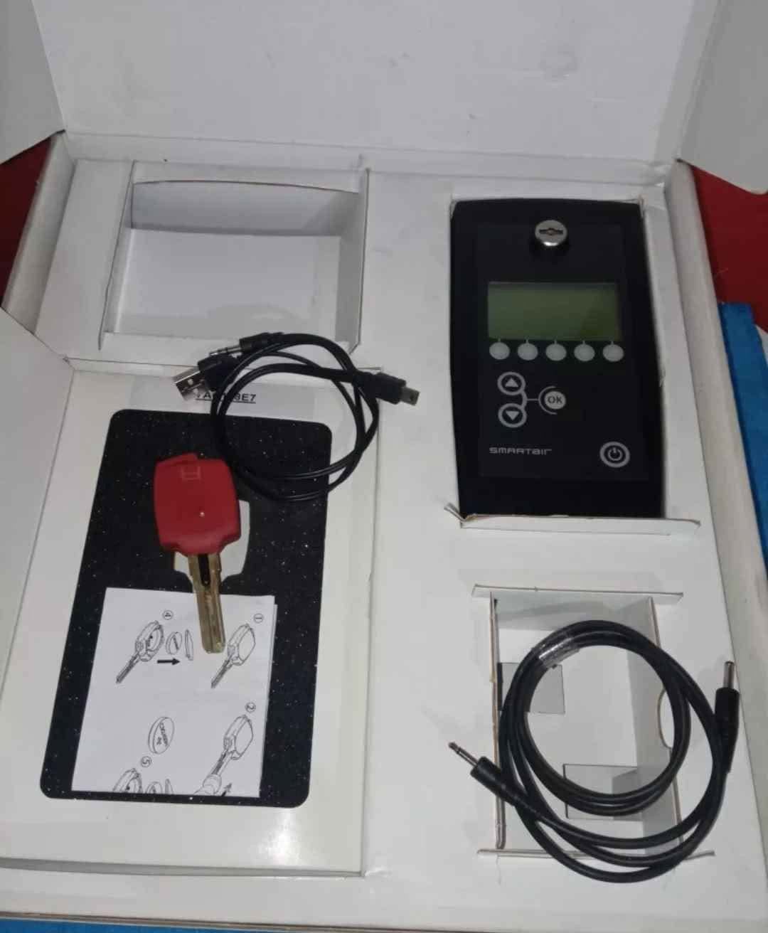 Programmateur portable Tesa Assa Abloy Smartair Snapkitwir75 noir
المبرمج المحمول لأجهزة TESA Hotel غير المتصلة بالإنترنت هو الجهاز الذي يسمح للأجهزة المختلفة (الأقفال الإلكترونية، وقارئات الحائط، والأسطوانات الإلكترونية، والخزائن) بالتواصل مع الكمبيوتر الشخصي وبرنامج TESA Hotel.

المميزات الرئيسية:
برمجة الأجهزة واختبار تشغيلها وحالتها ومستوى البطارية وجمع الفتحات والأحداث (حتى 1500 حدث)
يعمل كعنصر لفتح الأقفال والأسطوانات الإلكترونية في حالات الطوارئ في حالة نقص البطاريات
يعمل كقارئ / كاتب للمفاتيح مع شريحة اتصال الأسطوانة الإلكترونية
يعمل على تحديث القفل في حالة تغيير الجدول الزمني الصويرة, المغرب


**إذا كنت صاحب هذا الإعلان وتريد حذفه لأي سبب، رجاءا أرسل رسالة إلى الدعم الفني**