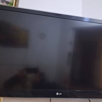 شاشة ال جي • ٤٢ بوصة • مقطوعة بالسوك