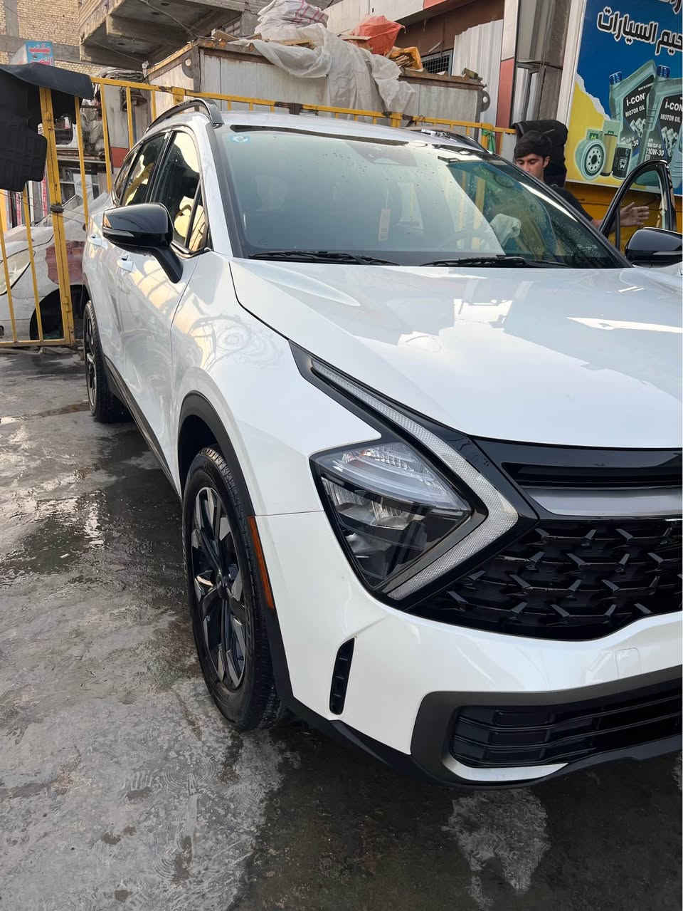 سبورتج 23 
باسمي تحويل مباشر 
مواصفاتها 
*تحكم ستيرن
*كشنات جلد
*اوتو هولد
*تحديد مسار مثبت سرعه 
*شاشه لمس سياقه ذاتيه 
*شحن وايرايس
 سياره مكفوله كير ومكينه  بشرط 

بغداد البلديات 
*********** بغداد, العراق
