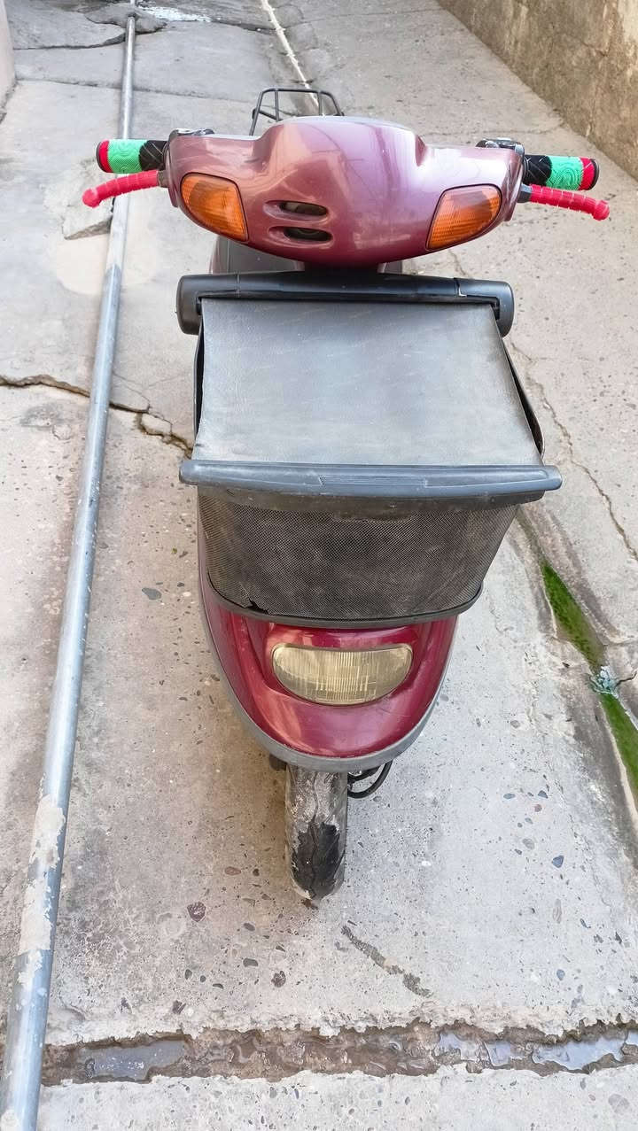 السلام عليكم شباب عندي هذا الماطور 🛵
((مرقم وكامل شرط التحويل🪪 ))
 وضع شركه 
درع الاصلي ماله ما تصرف عليه ولا ربع 
وايرمنيه شغاله شرط سلف اشاير القفل اكسن قفل ستيرن يعني ماطور جديد 
شراي اتصل على الرقم ***********
