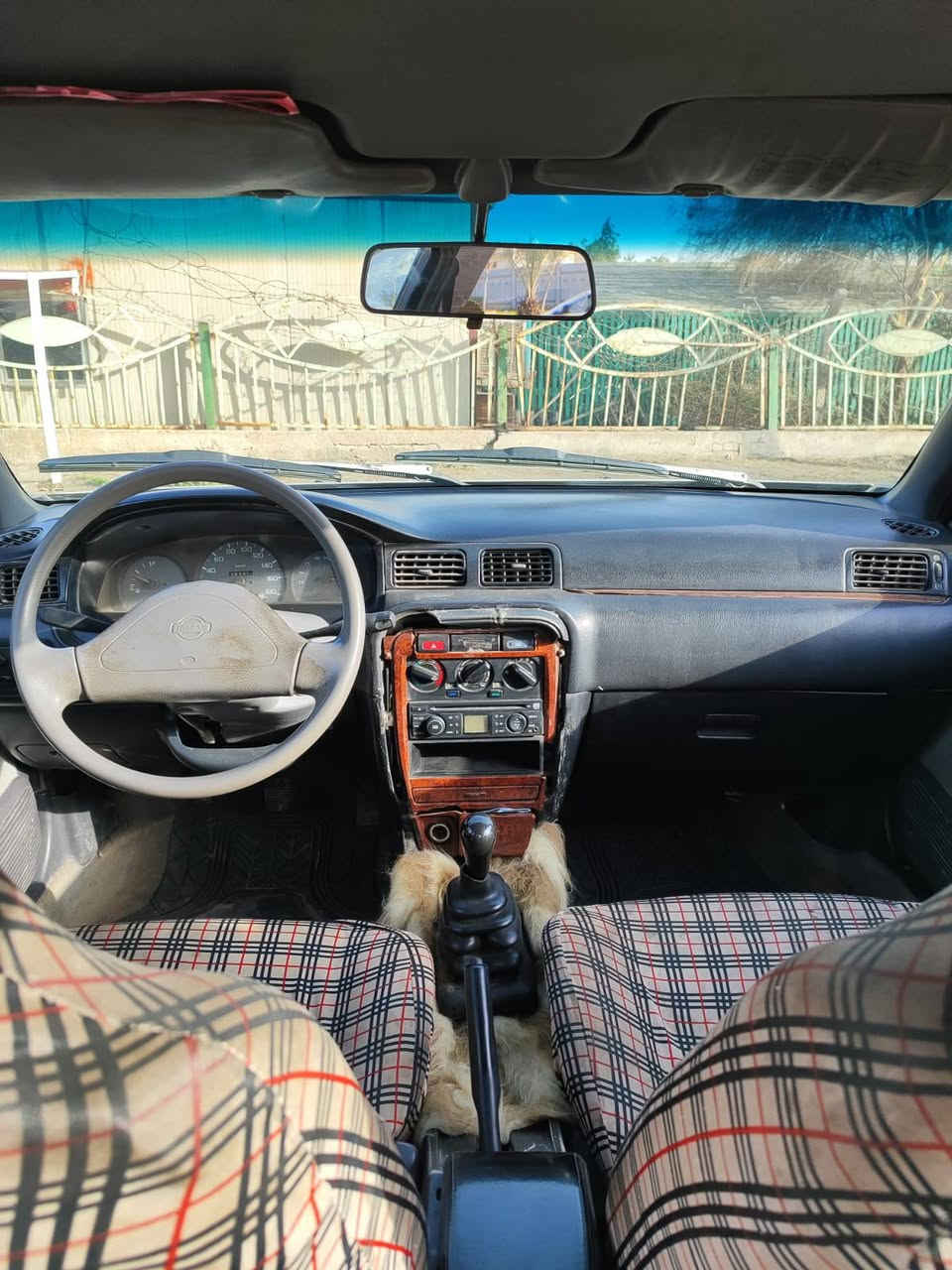 نيسان سني موديل 94 گير عادي ستيرن محور تبريد شغال سياره جاهزه بدون نقص مكينه ١٨٠٠ قبق اسود بيها صبغ جاملغ خلفي والباب سياره جاهزه السعر ٣٨ بيها مجال بسيط للاستفسار الاتصال *********** بغداد حي الرساله الثانيه
