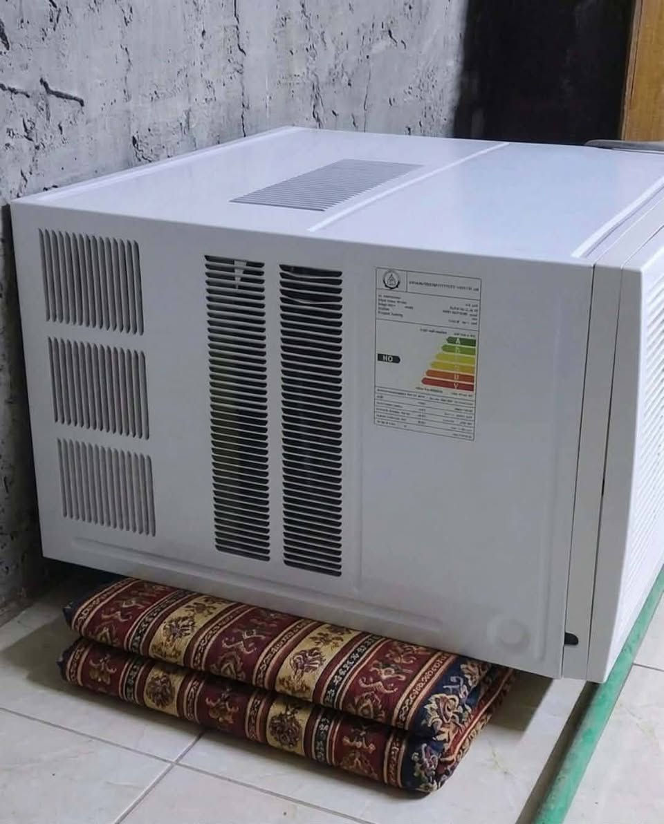 السلام عليكم للبيع  مكيف الوادي مشتغل موسم واحد فقط السعر 250 وبي مجال عنوان النجف حي المهندسين ***********
