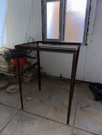 طاولة • الحريه • للبيع