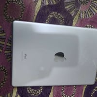 آيباد ٩ • ٦٤ • مكفول