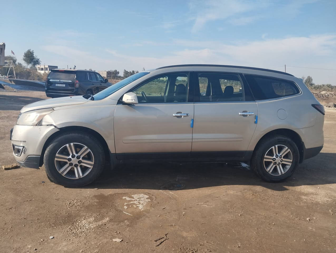 السلام عليكم 
شوفرليت ترافرس 2015 للبيع بسعر 110 ورقة و بيها مجال.
مواصفات السيارة:
سبعة راكب 
محرك 3600 vvt 
بنزين عادي 
كير ٦ سرعات 
مكان السيارة: محافظة الديوانية 
سيارة خير من الله و متانة و رزانة و جاهزة باستثناء بعض الملاحظات البسيطة و تجي تشوف و تفحص 
بقية التفاصيل موضحة بالصور 
رقم صاحب السيارة ( ابو علي)
0781 829 0395
