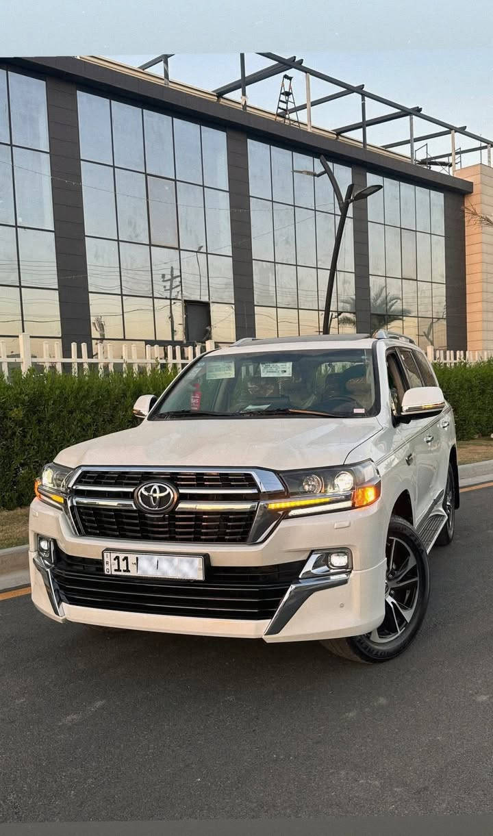 السلام عليكم 
البيع لاندكروز اخت الزيرو جديده لوك السياره
ماشيه 50 الف. شركه ساز السياره اصلي باب اول 
مواصفات معروفه ساز ام ضمان 
مكاني بغداد زيونه 
رقمي
***********
