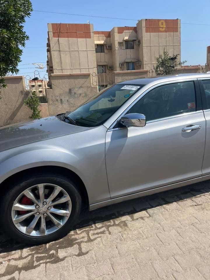 سلام عليكم سياره أدوات متومه طبق الأصل سياره واحد على واحد جديده بمعنا كلمه فول مواصفات إس فتحتين كصه وحده شغل درجه أوله مكينه ٣٦٠٠ كير ٨نمر برده خلفيه سياره فول فول مديل ١٦. السعر 85 وبيها مجال كير ماوس رقم هاتف *********** مكان السياره بصره
