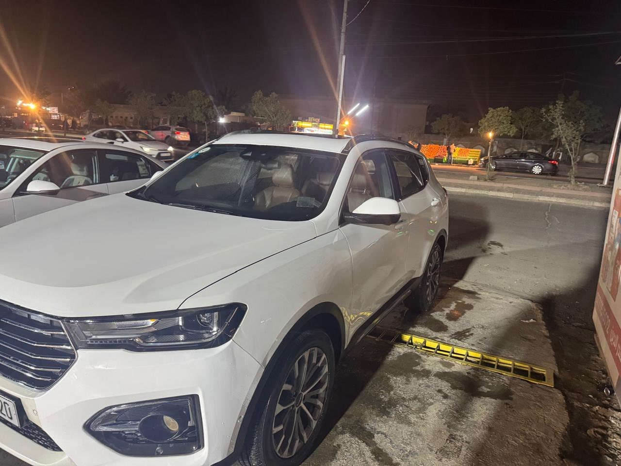 السلام عليكم سيارة هاڤال للبيع موديل 2019 فول فول واحد علا واحد سيارة اي نقص مابيهه بيهه صبغ باب السكن و جامرلغ و بارد قليل كلش بالبنيد و شخط صغير بالباب ممبين كلش سيارة ماشيه 58 آلف بعدهه مماشيه طالعه من ضمان سعرهه 125 وبيهه مجال وسيارة بعدهه لوك من شركة لحد الان للتواصل الرقم 
***********
