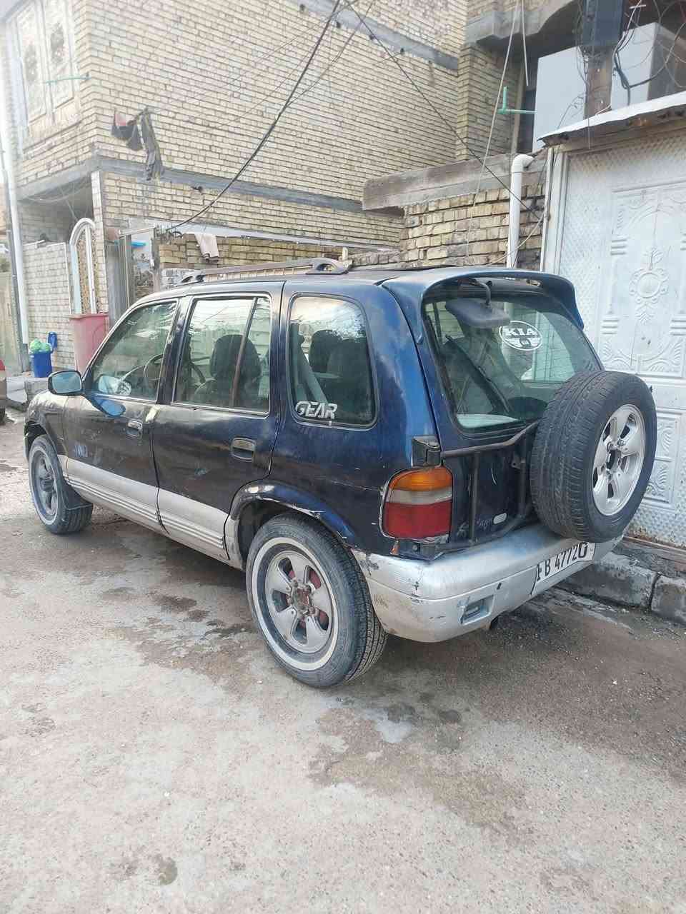 السلام عليكم سبورتج 1994 للبيع سياره نضيفه كير محرك بلاد السياره بئسمي تحويل مباشر تخم تاير جديد كهربائيات شغاله مابيها اي نقص 
السعر 37 بيها مجال بسيط /عنواني بغداد الرئاسه مال عبيدي/ للستفسار /***********
