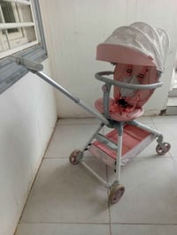 عربة أطفال • قابلة للطي • حزام أمان