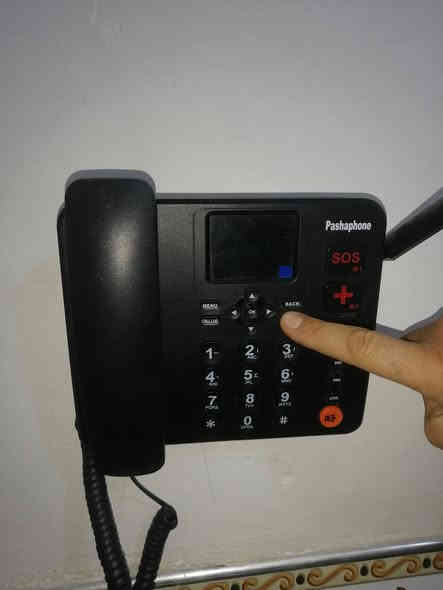 متاح ميز مكتب صار 13 يوم من جبته وي كرسي وجهاز الاتصال 
وميز رسبشن  وتخم 7 مقاعد جلد جوزي وكراسي مكتب 8 قطع وبردات مال مكتب  اليفيدنه مكاني بغداد المعامل ***********
