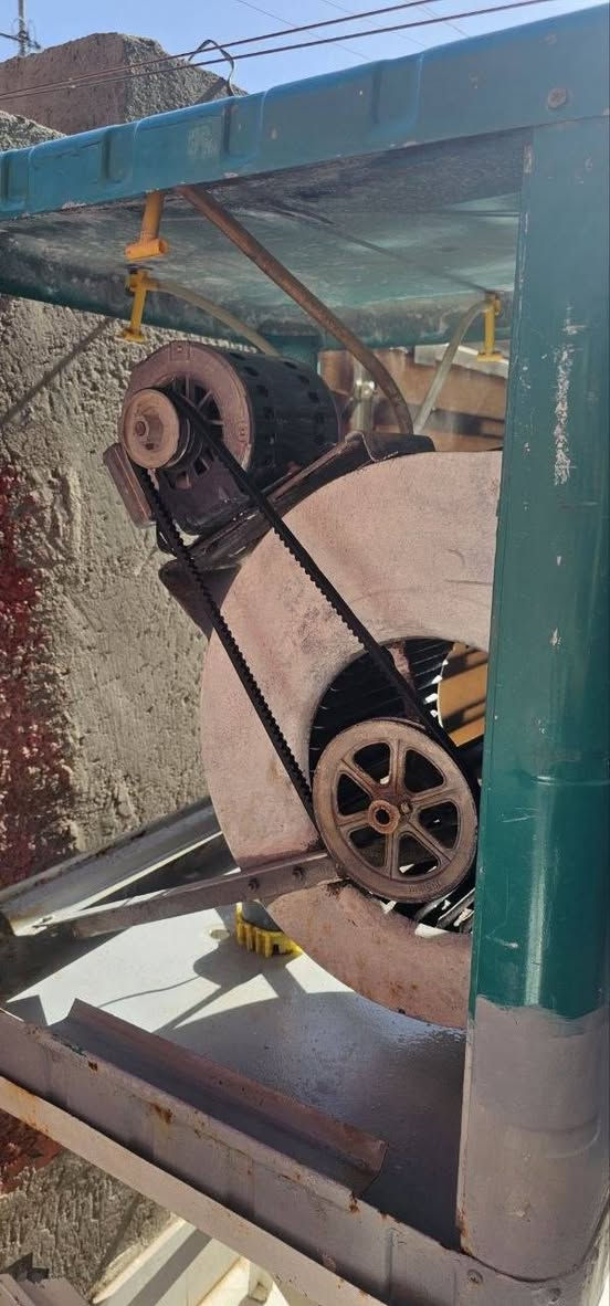 سلام عليكم 

للبيع مبرده نوع كاوه ماطور جديد ليف بيها مع ميز حديد وياها ب 125 الف
أي ستفسار ع الخاص او اتصال ع 
***********
***********
