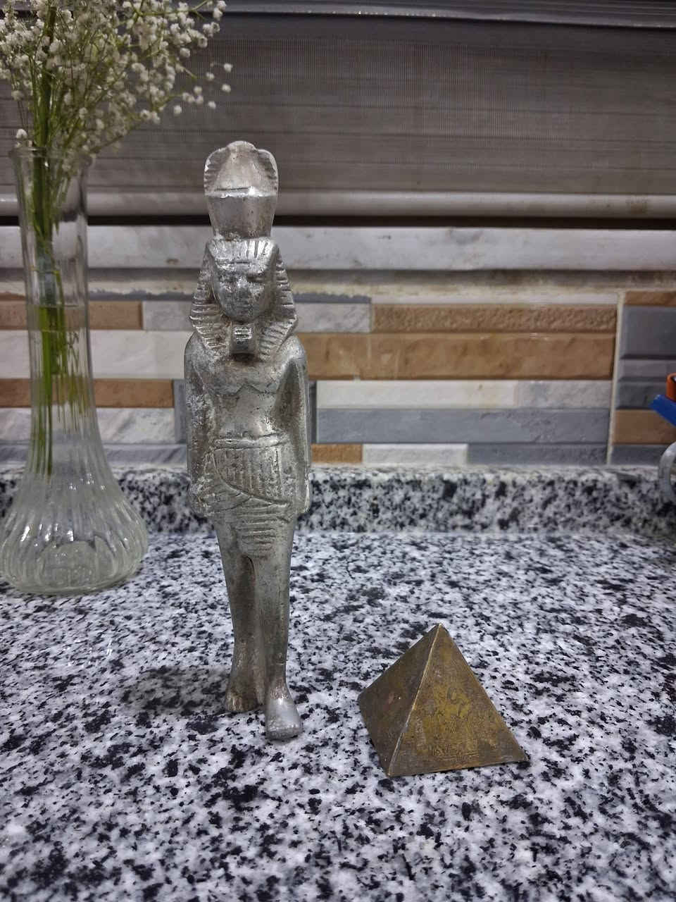 🔥 بسعر حرق... 8 دنانير فقط! 🔥

مجسم قرآني قديم مشغول يدويًا بطريقة الصب، قطعة تراثية مميزة بتفاصيل جميلة وجودة عالية.

📏 الارتفاع: أكثر من 20 سم
✅ حجم جيد
✨ مناسب للديكور، وهواة اقتناء التحف والقطع التراثية.

💰 السعر: 8 دنانير فقط

🚚 يتوفر خدمة التوصيل إلى جميع أنحاء المملكة.

للحجز أو الاستفسار، راسلنا على الخاص.


**إذا كنت صاحب هذا الإعلان وتريد حذفه لأي سبب، رجاءا أرسل رسالة إلى الدعم الفني**