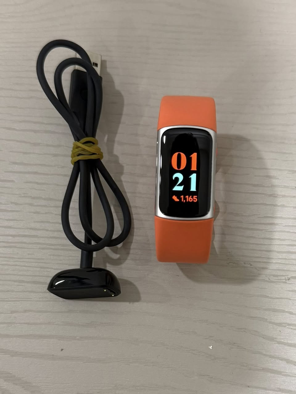 ساعه فتبت فيرسا 3 وفيرسا4وجارج5
نضافه 99‎%‎ كامل الملحقات وتكدر تبدل لون السير عندي الوان كل قطعه وسعرها 
متوفر توصيل اخير قطع بقن


**إذا كنت صاحب هذا الإعلان وتريد حذفه لأي سبب، رجاءا أرسل رسالة إلى الدعم الفني**