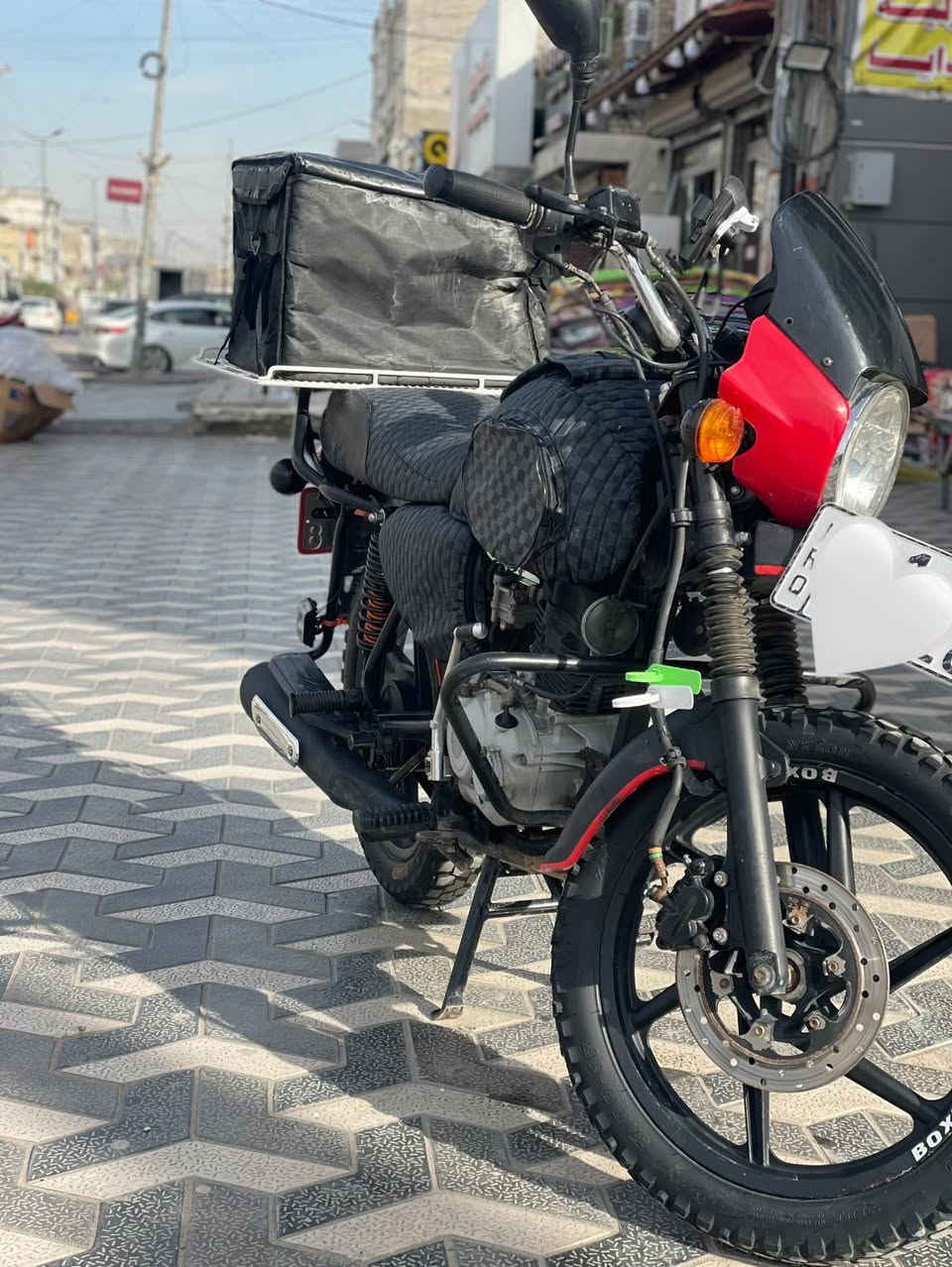 سلام عليكم بوكسر جبلي مديل2021 رقم وسنويه دراجه كبل للشارع متتعب عليها ابد عنوان بغداد الحريه *********** السعر 1900 وبيها مجال للطيبين
