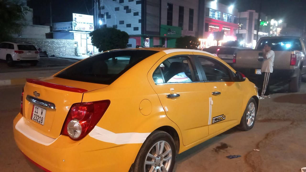 سلام عليكم
شوفرليت سونك مديل ٢٠١٣ 
وارد أمريكي حادثها خلفي بل حوض فقط ايرباك ستيرن 
شاشه 
تحكمات 
مثبت سرعه مانع انزلاق 
كشافات 
سبايدر خلفي 
حساسات 
نقصها دامشفت و مكينه بيها صوت رواجز وبدايه تبخير فقط 
مراوس بسايبا 
سعر ٥٧ وبيها مجال شي بسيط 
***********

