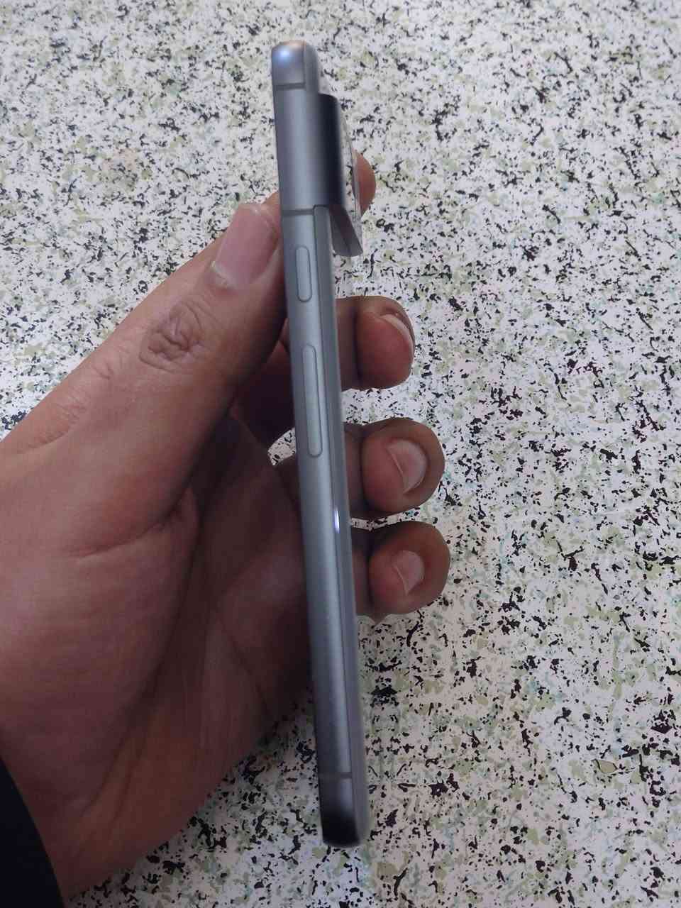 بكسل 8
ذاكرة 128
السعر 350 
مكاني شارع فلسطين 
***********
